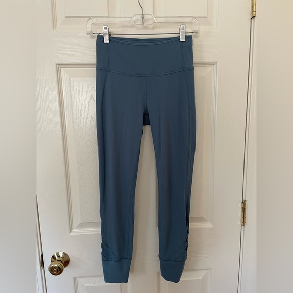 Lululemon Melodic Movement 7/8 Tight 25" Cutout Legging Size 4 - Picture 2 of 8